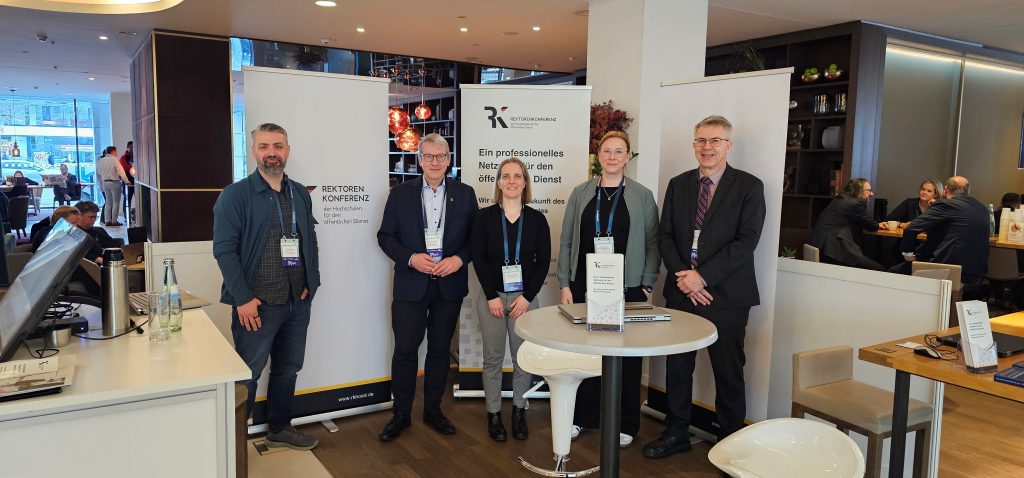 Am Stand mit der KGSt