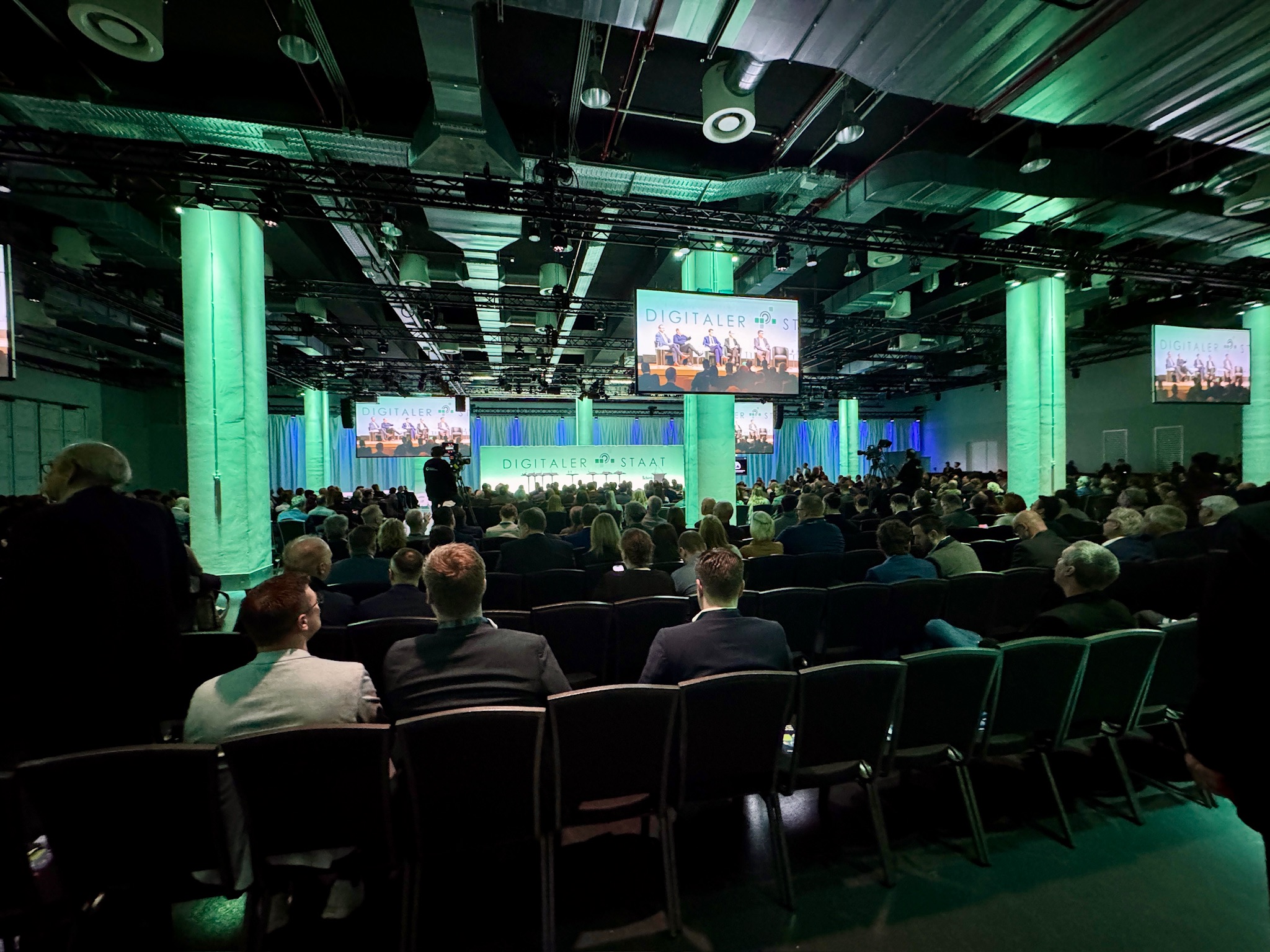 Eröffnung der Messe im großen Saal